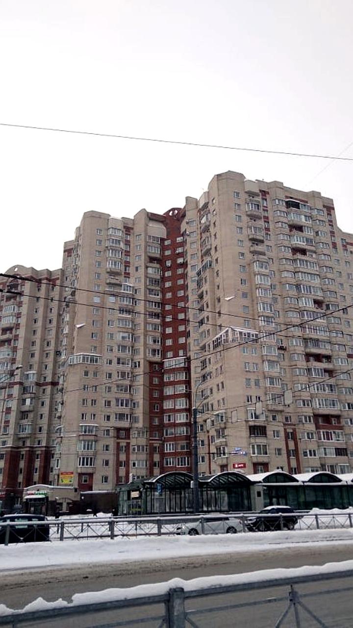 Пенсионерка получила компенсацию за падение на неубранном льду в Петербурге