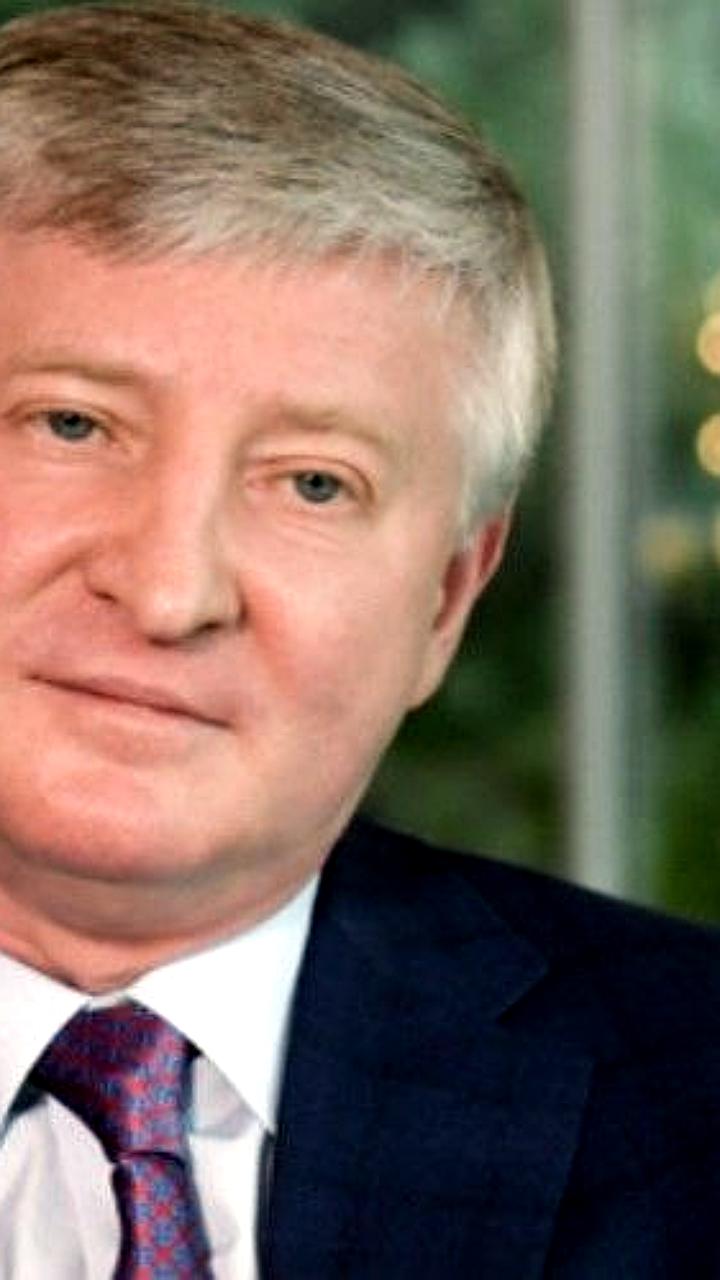 Парижский суд отменил арбитражное решение по иску Рината Ахметова к России