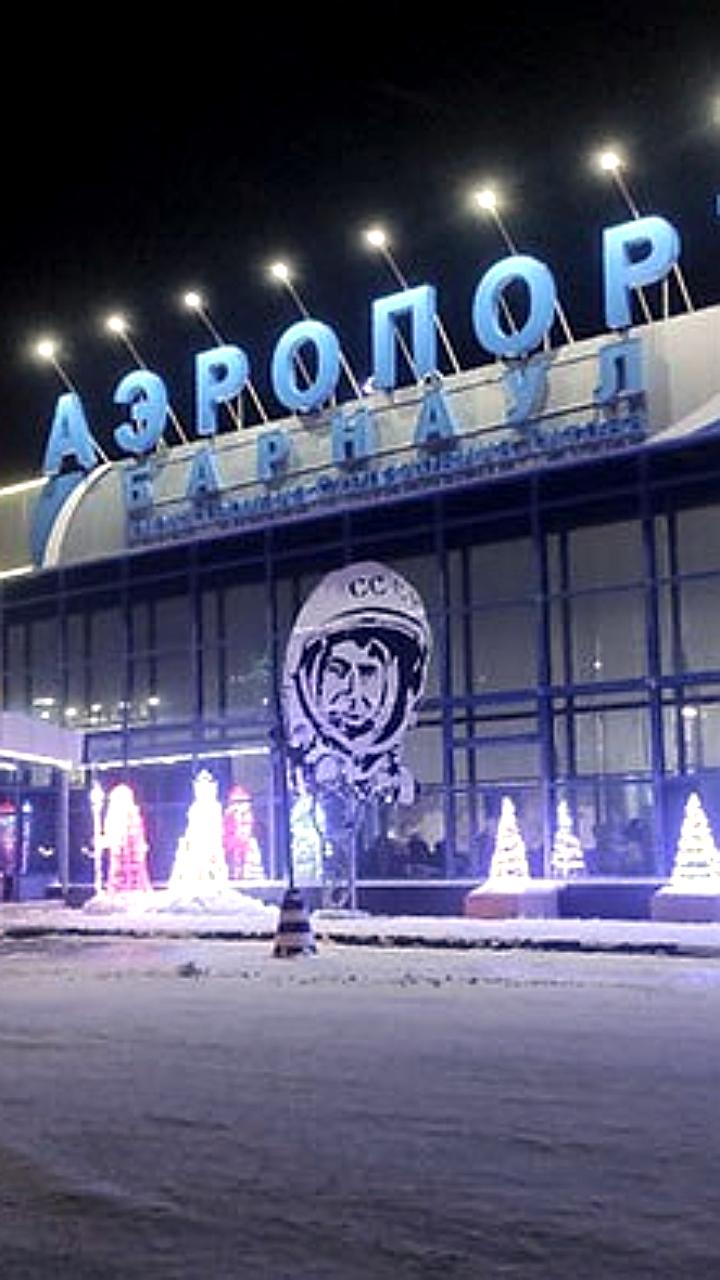 Boeing 737 авиакомпании Северный ветер вынужденно сел в Барнауле из-за технических проблем