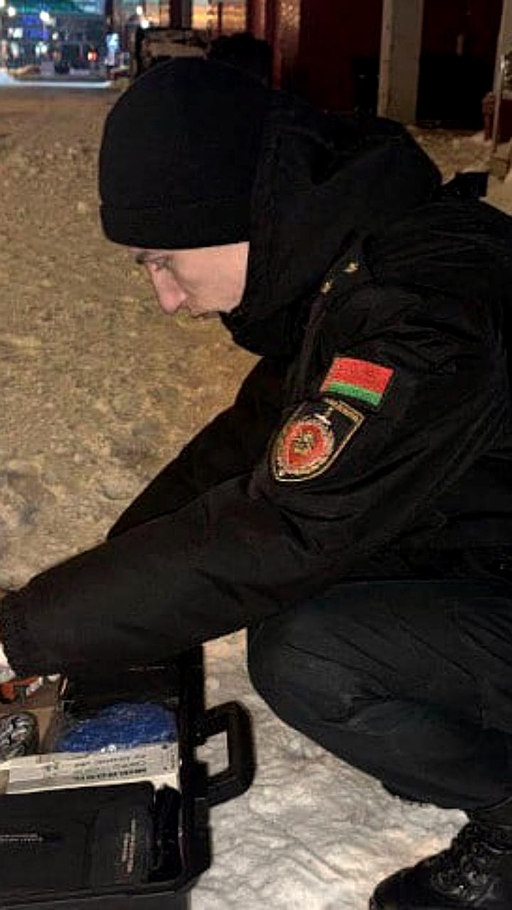 Инциденты с падением снега и льда: подросток пострадал в Минске, младенец спасен в Москве