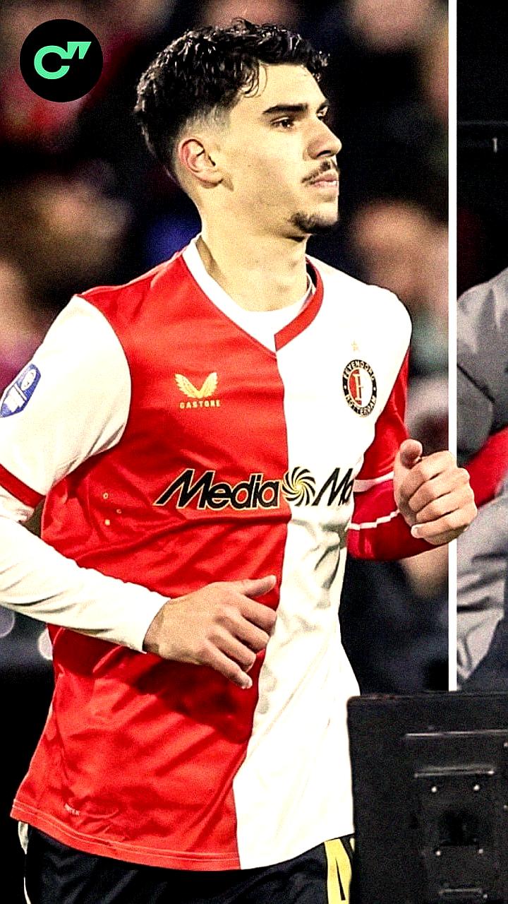 Сын Робина ван Перси дебютировал в футболе, забив два гола за две минуты