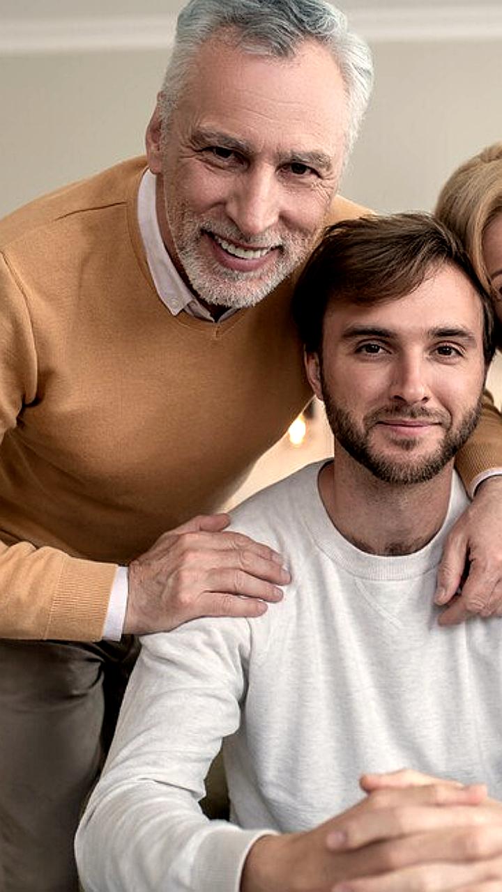 Опрос ВЦИОМ: Россиянки не хотят отношений с мужчинами, живущими с родителями