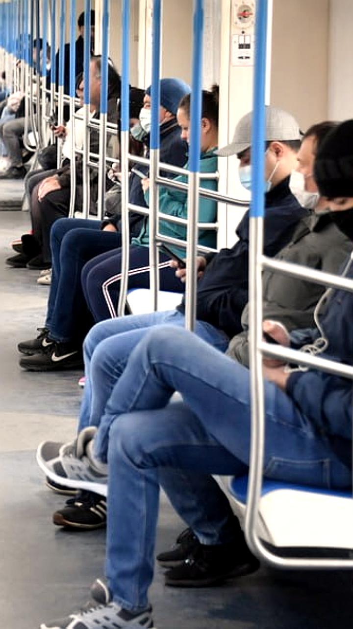 В Москве введены штрафы за просмотр видео и прослушивание аудио без наушников в транспорте