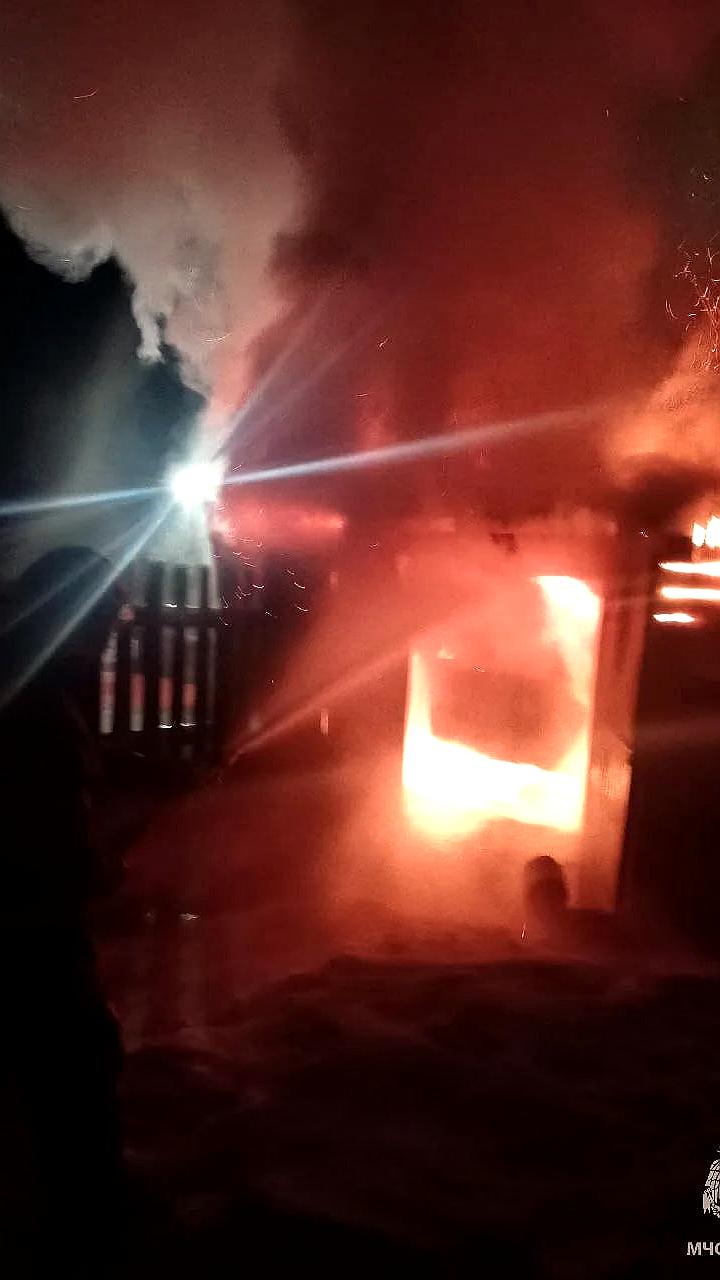 Пожары в Чите и Красноярске: два автомобиля уничтожены, никто не пострадал