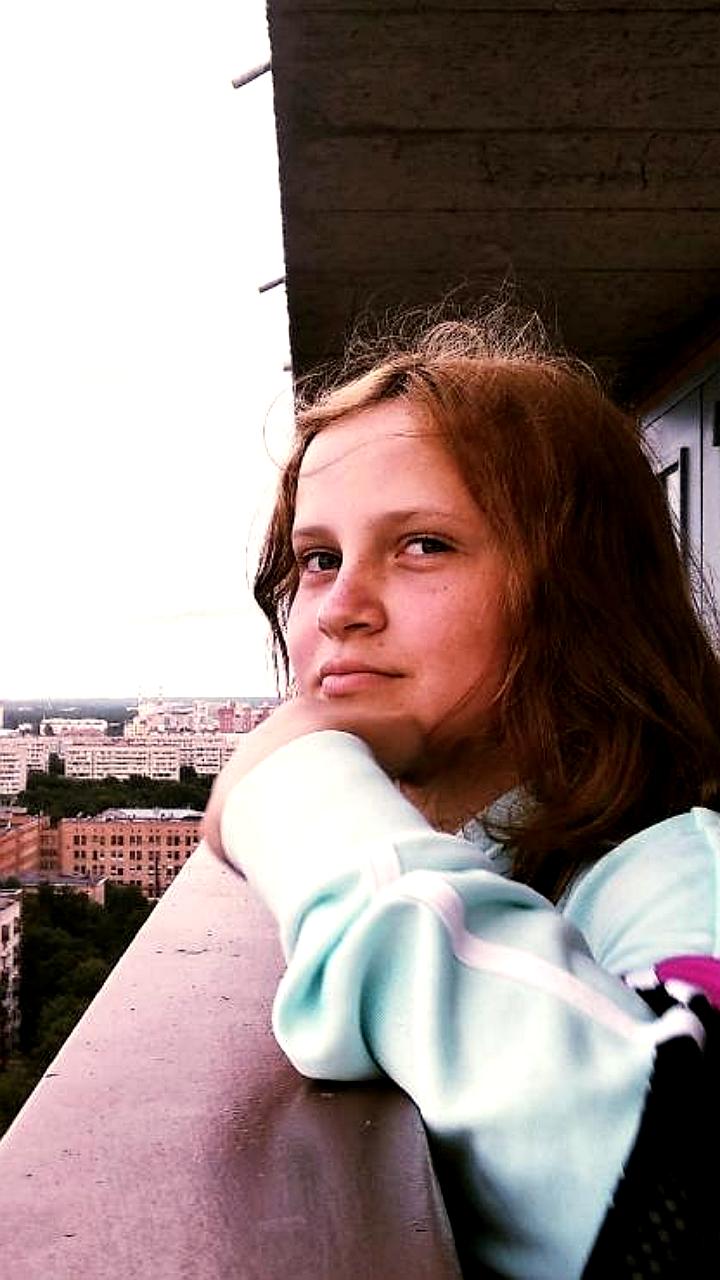 Школьницу из Петербурга приговорили к четырем годам колонии за размещение фотографий бойцов РДК