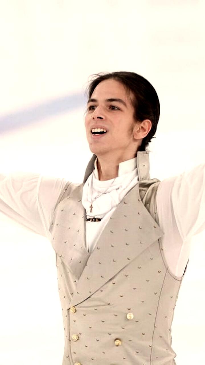 Петр Гуменник устанавливает рекорд России в короткой программе на мемориале Грушмана