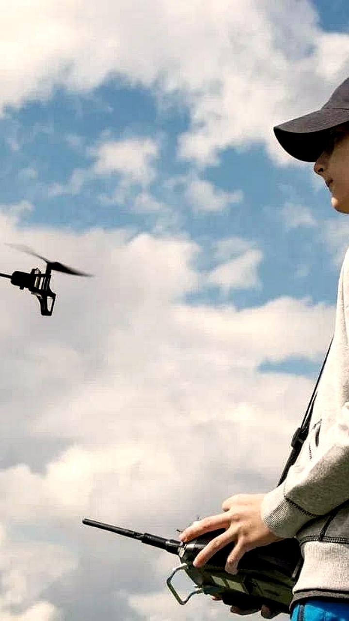 Донецкий лицей Коллеж получает новое оборудование для обучения