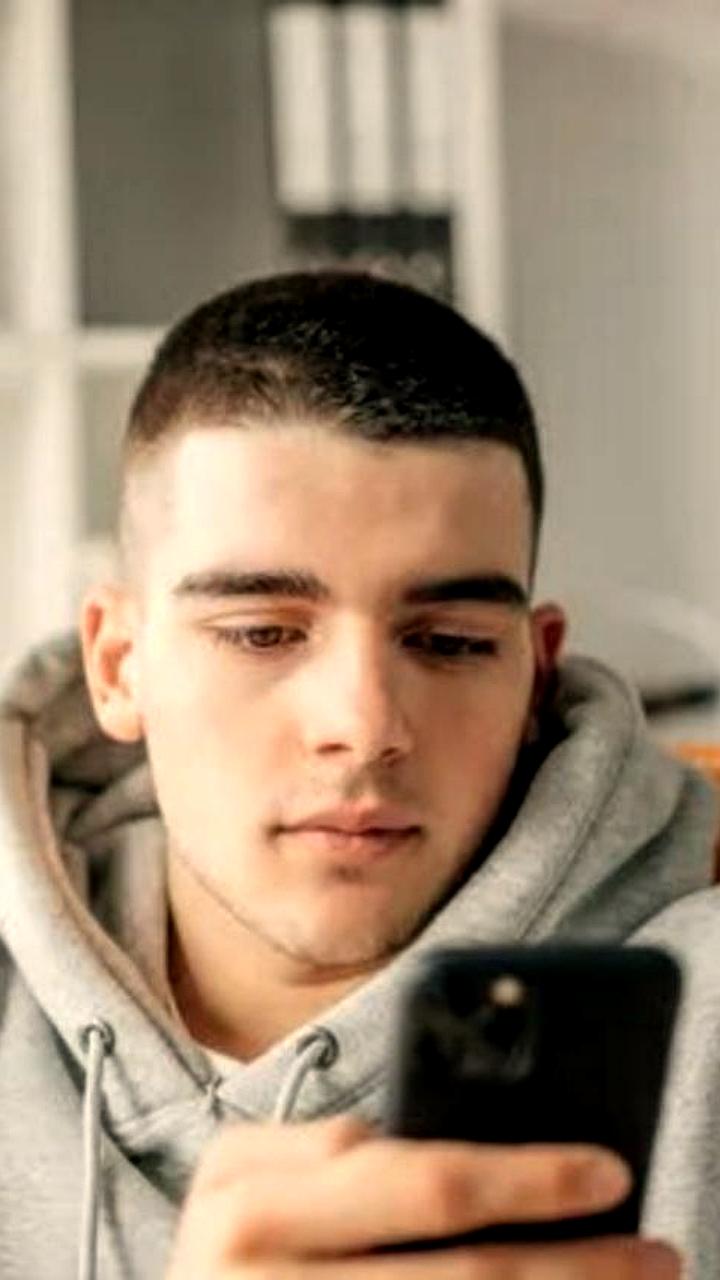 Депутаты предлагают ограничить работу ИИ-сервисов для генерации обнаженных изображений в России