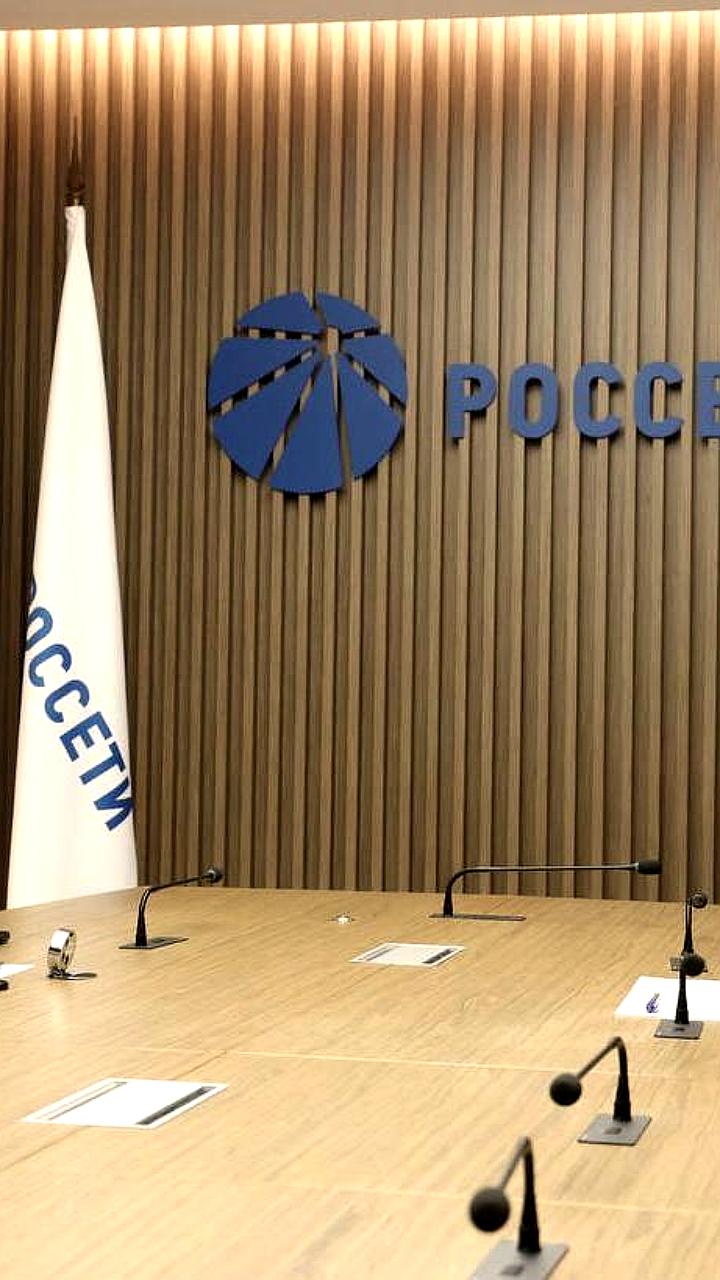 Россети инвестируют 12,6 млрд рублей в развитие электросетей Новгородской области