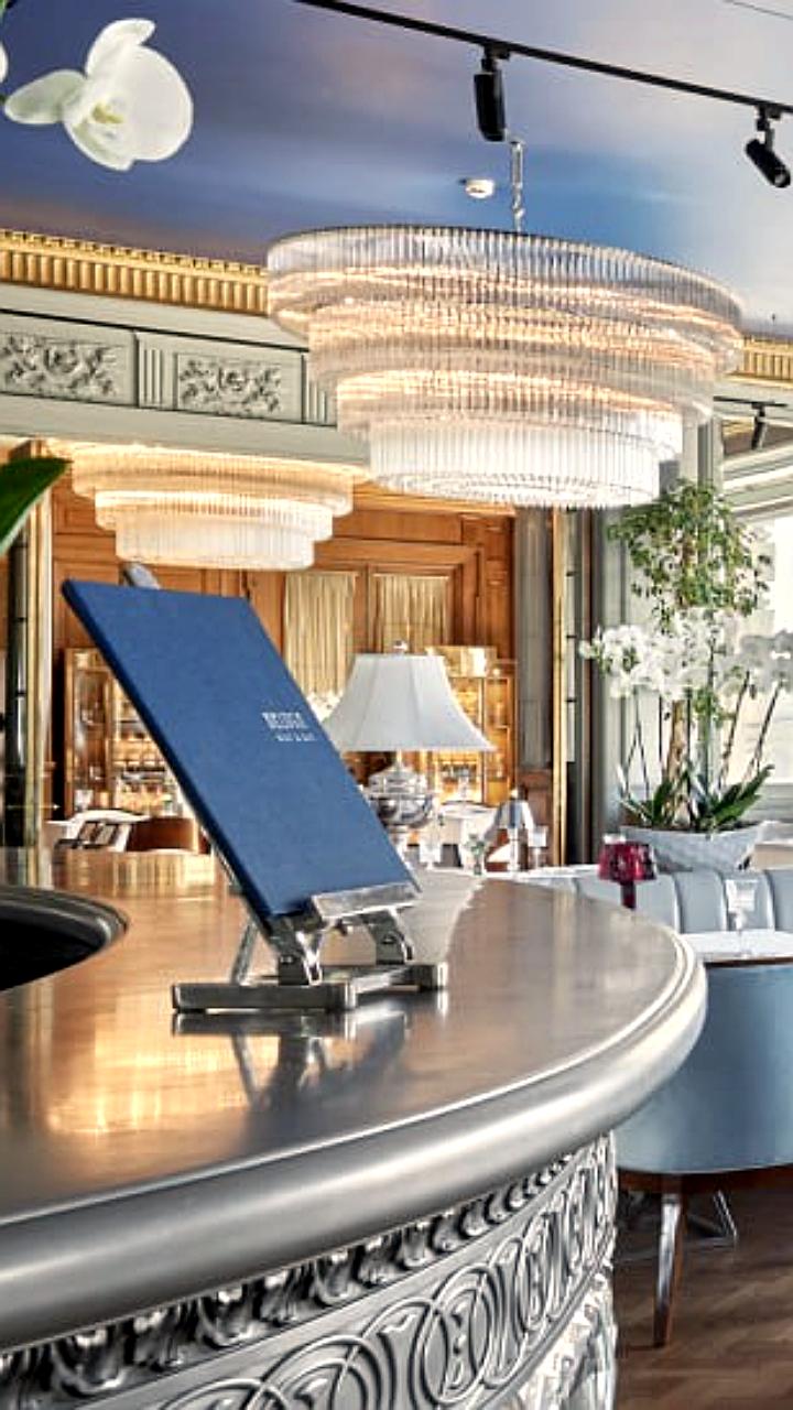 Татьянам закрывают счет до 10 000 рублей в ресторанах Раппопорта 25 января