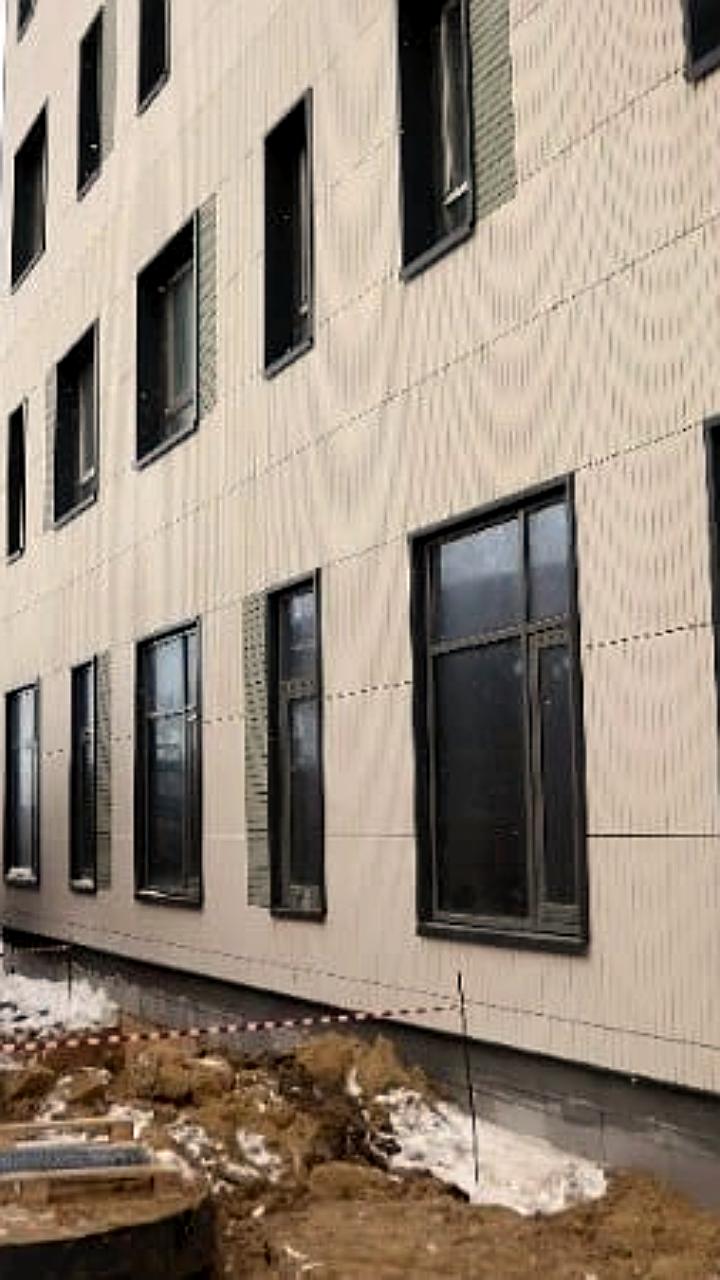 В Холмске завершено строительство новой поликлиники на 600 посещений в смену