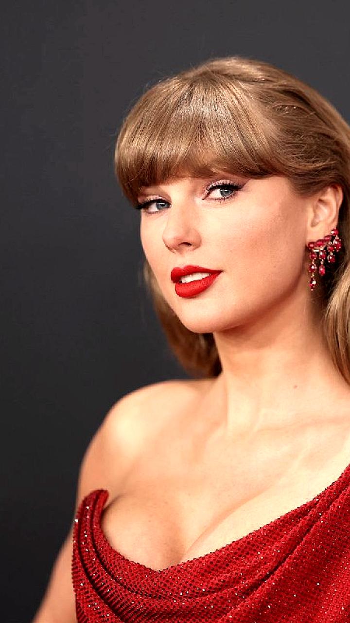 Тейлор Свифт стала самой молодой женщиной в Зале славы авторов песен