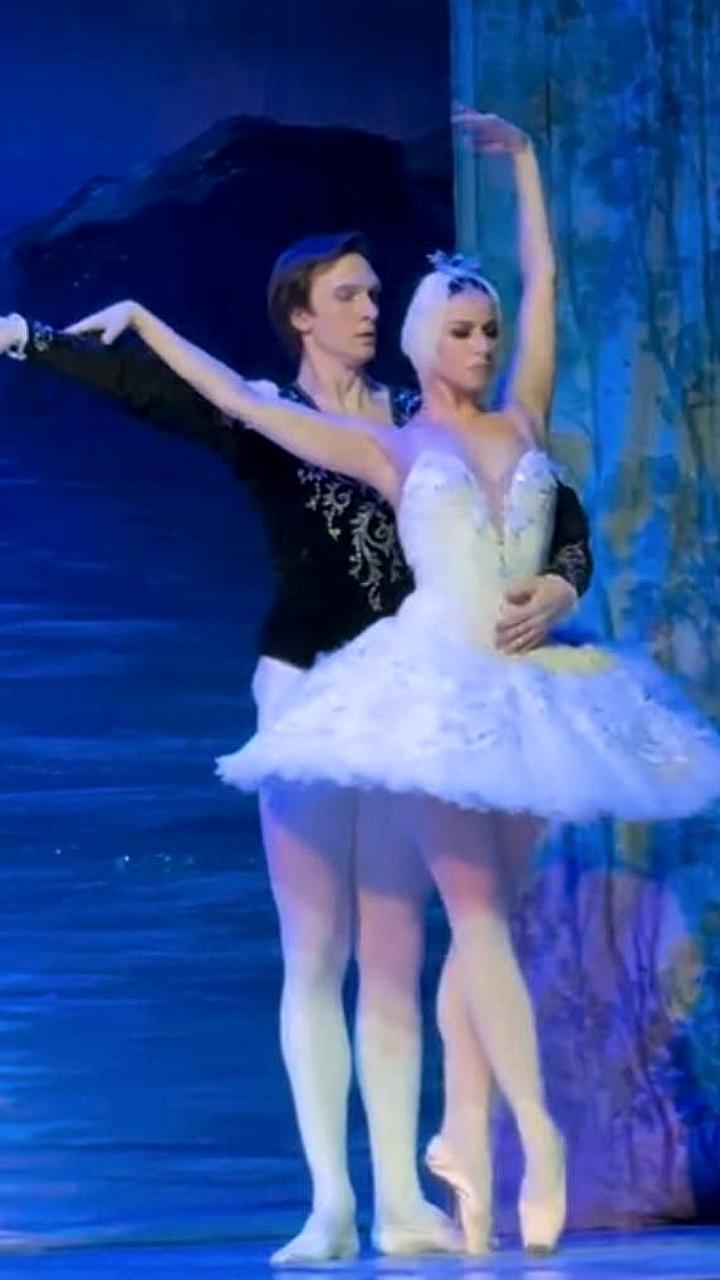 Артистам Национальной оперы Украины грозит увольнение за гастроли с 'Лебединым озером'