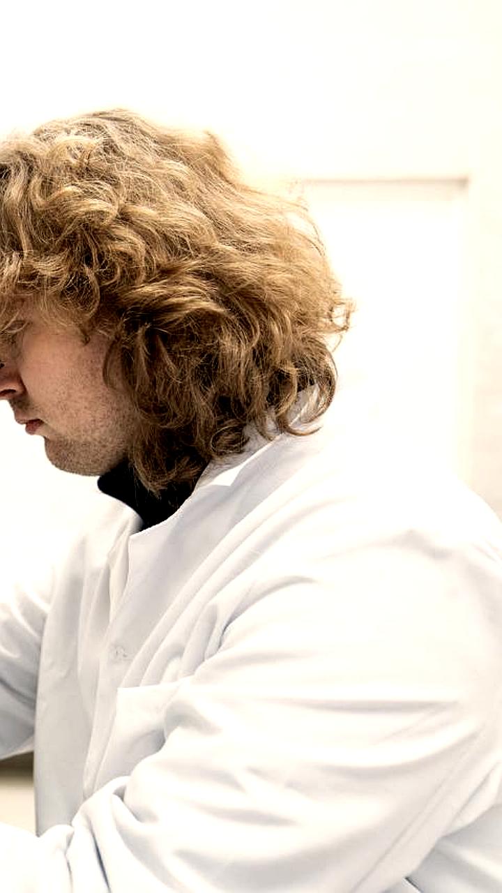 Сеченовский университет представил технологию биокамуфляжа для вирусных векторов в генной терапии