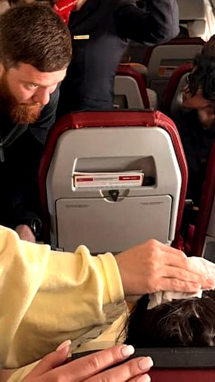 Врач из Дагестана спас пассажирку на рейсе Москва-Дубай