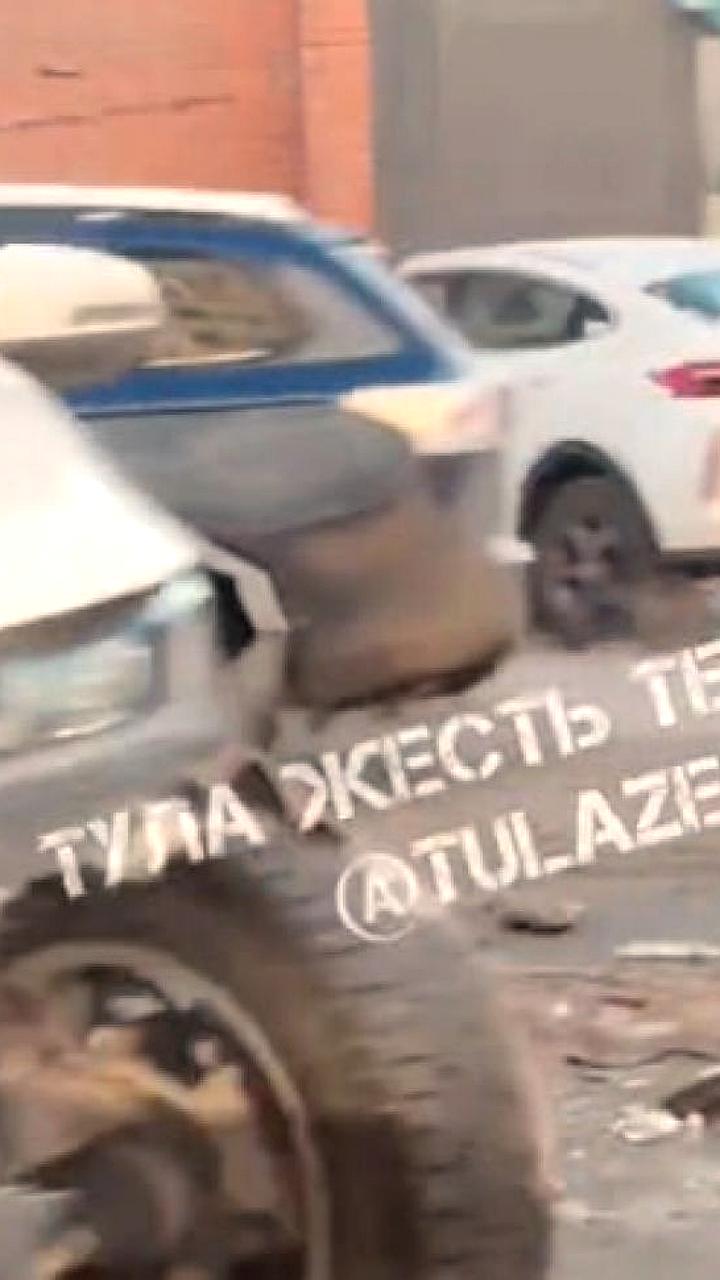 Столкновение автомобилей в Апшеронске и Туле нарушило движение