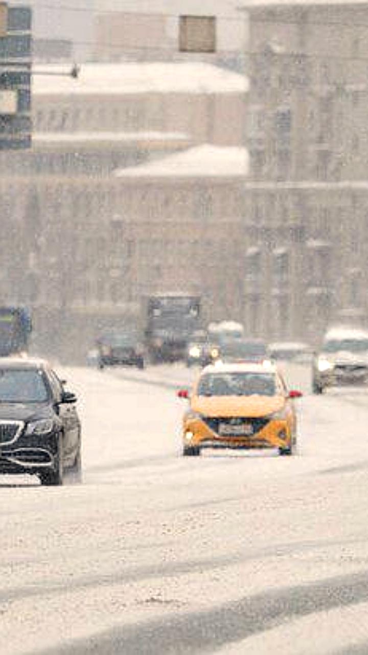 Временные перекрытия движения на Большом Каменном мосту в Москве