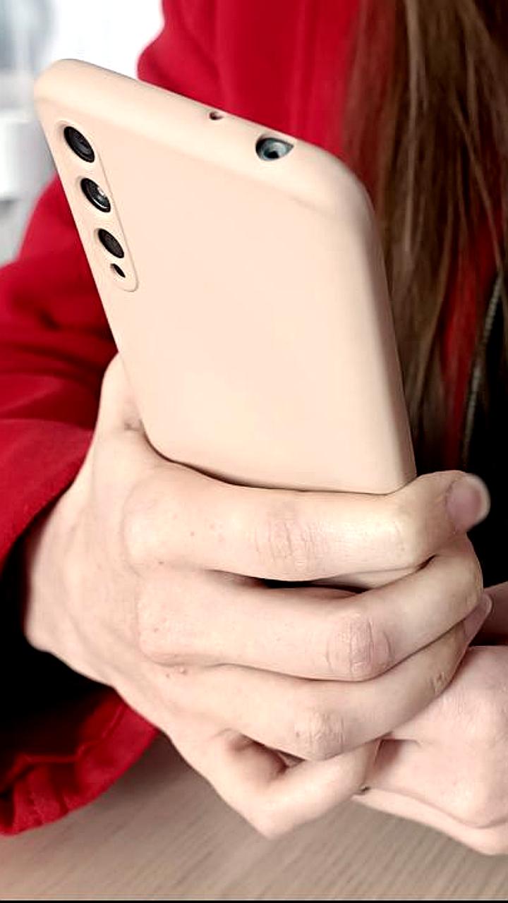 Школьница из Краснодара перевела мошенникам более 1,6 млн рублей, пытаясь спасти родителей