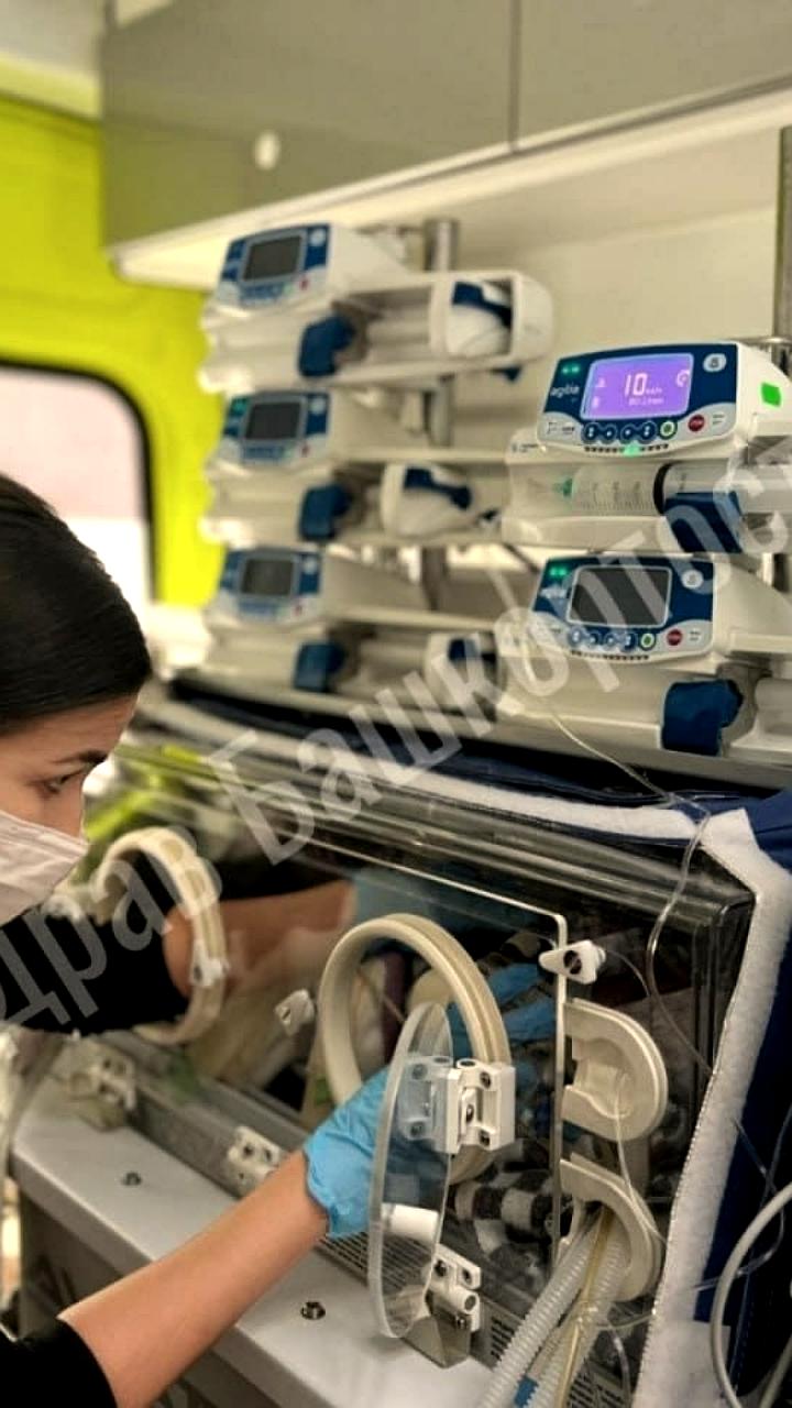 Санавиация экстренно доставила новорожденных двойняшек в Уфу