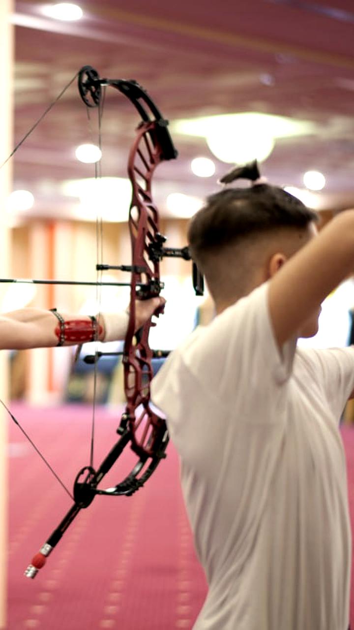 Десять спортсменов из Псковской области участвуют в зимнем первенстве России по стрельбе из лука в Орле