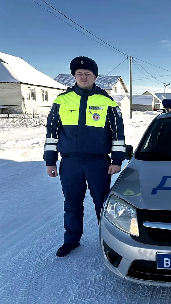 Полицейские Старополтавского района спасли женщину в метель