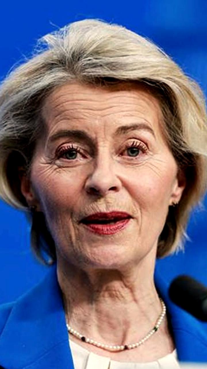 Вотум недоверия Урсуле фон дер Ляйен снова провален в Европарламенте