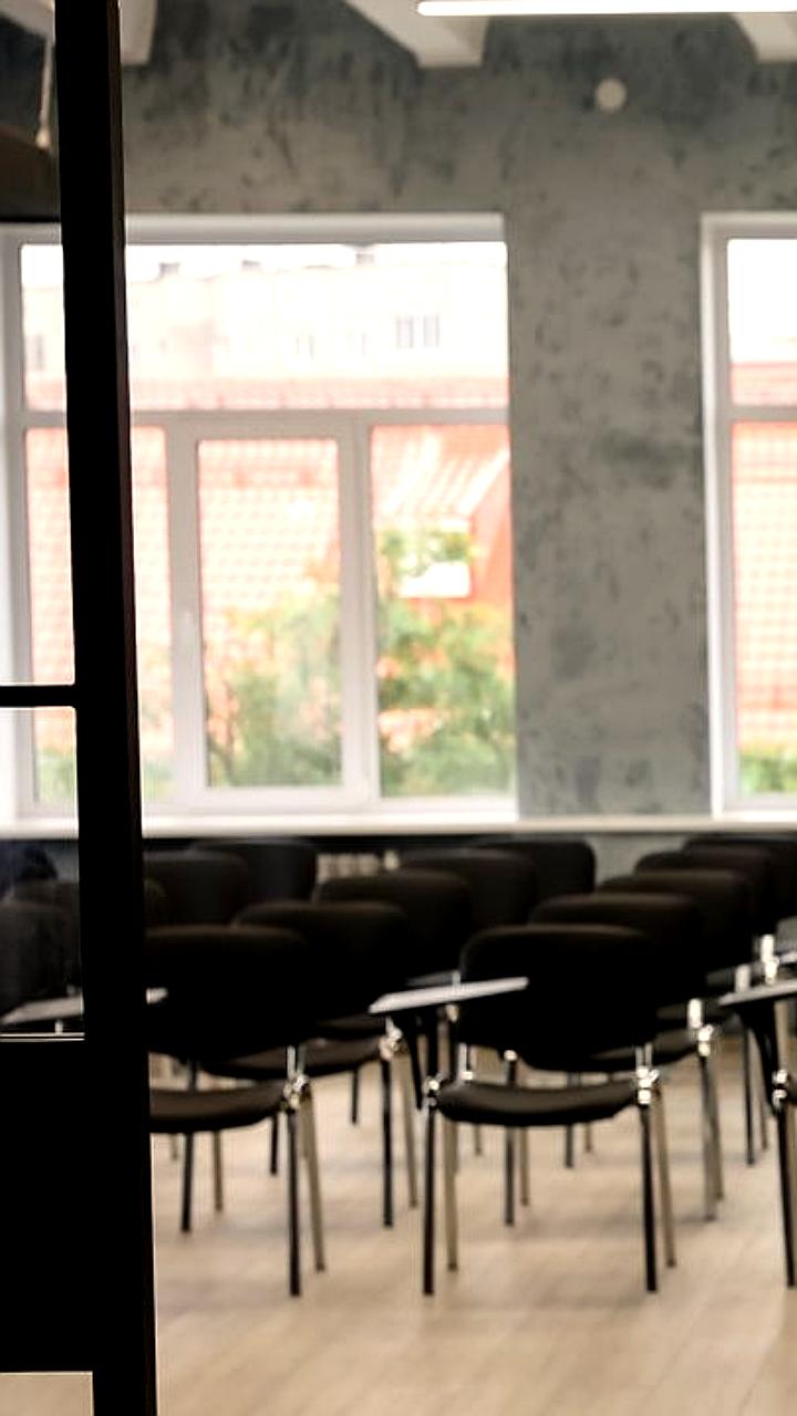 В Мурманской области открыты пункты для зарядки устройств и доступа к кипятку