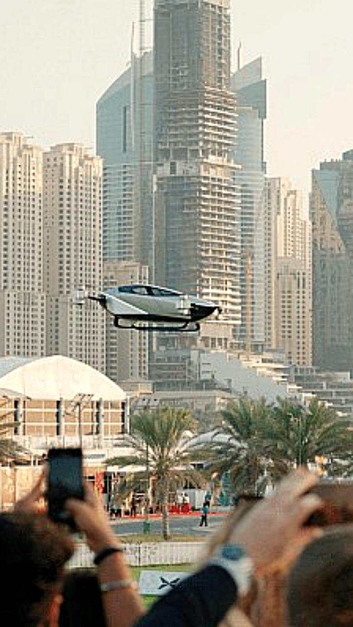 Китайские компании начнут поставки летающих автомобилей в 2026 году