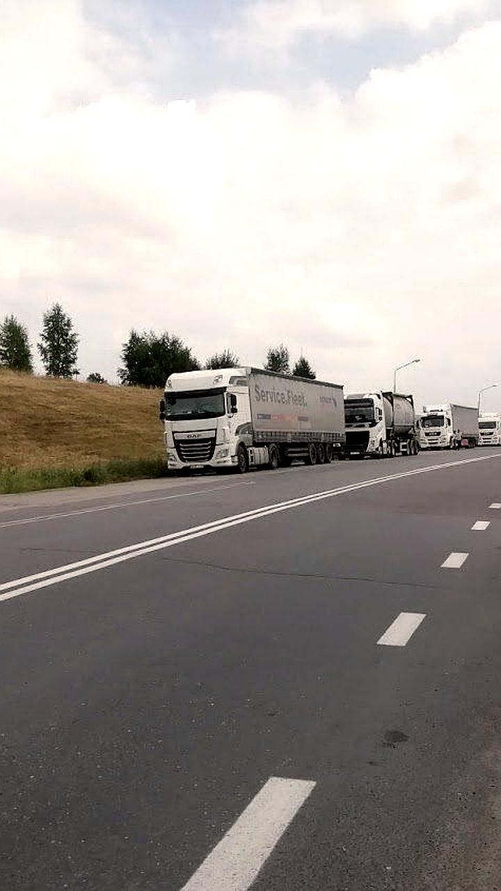 Приостановлено оформление грузовиков в литовском Мядининкае из-за проблем с ПО