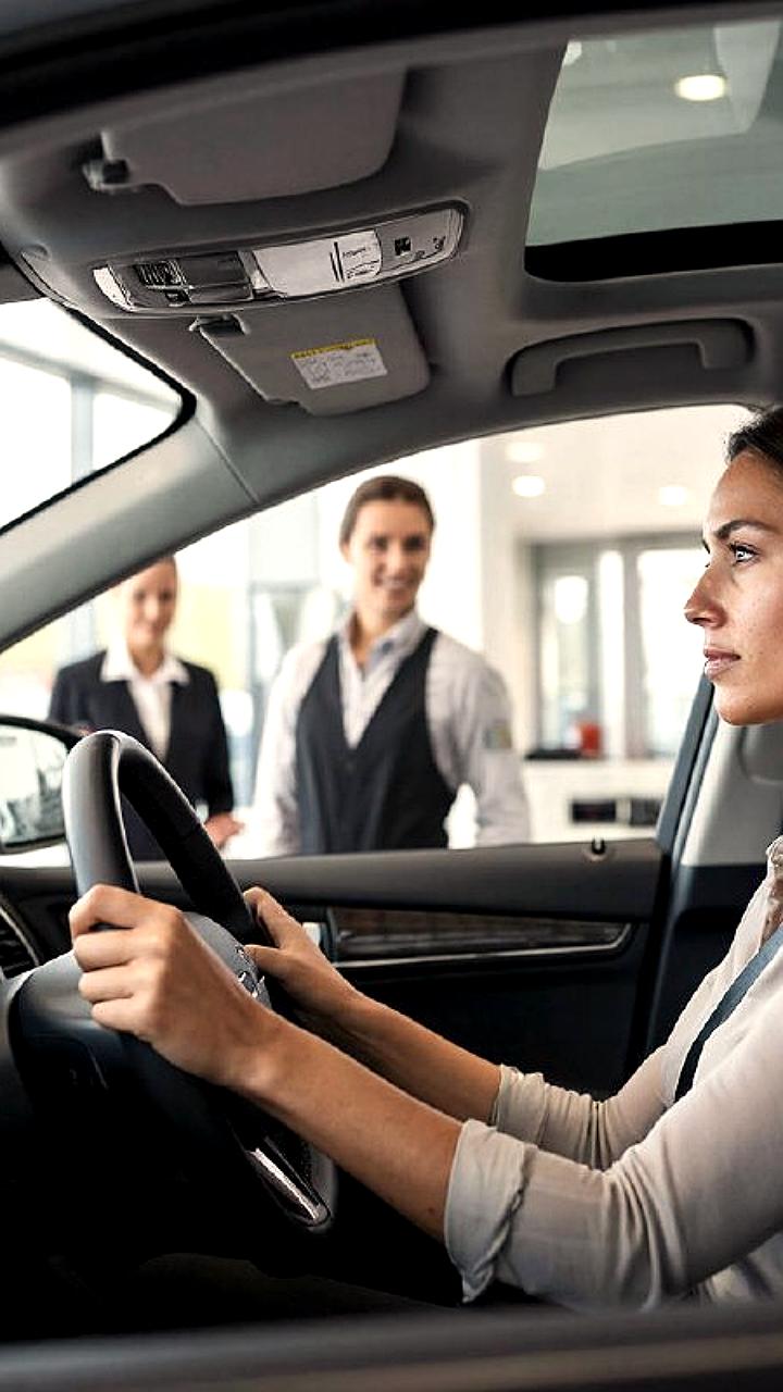 Суд обязал автосалон вернуть более 1 миллиона рублей за навязанные услуги