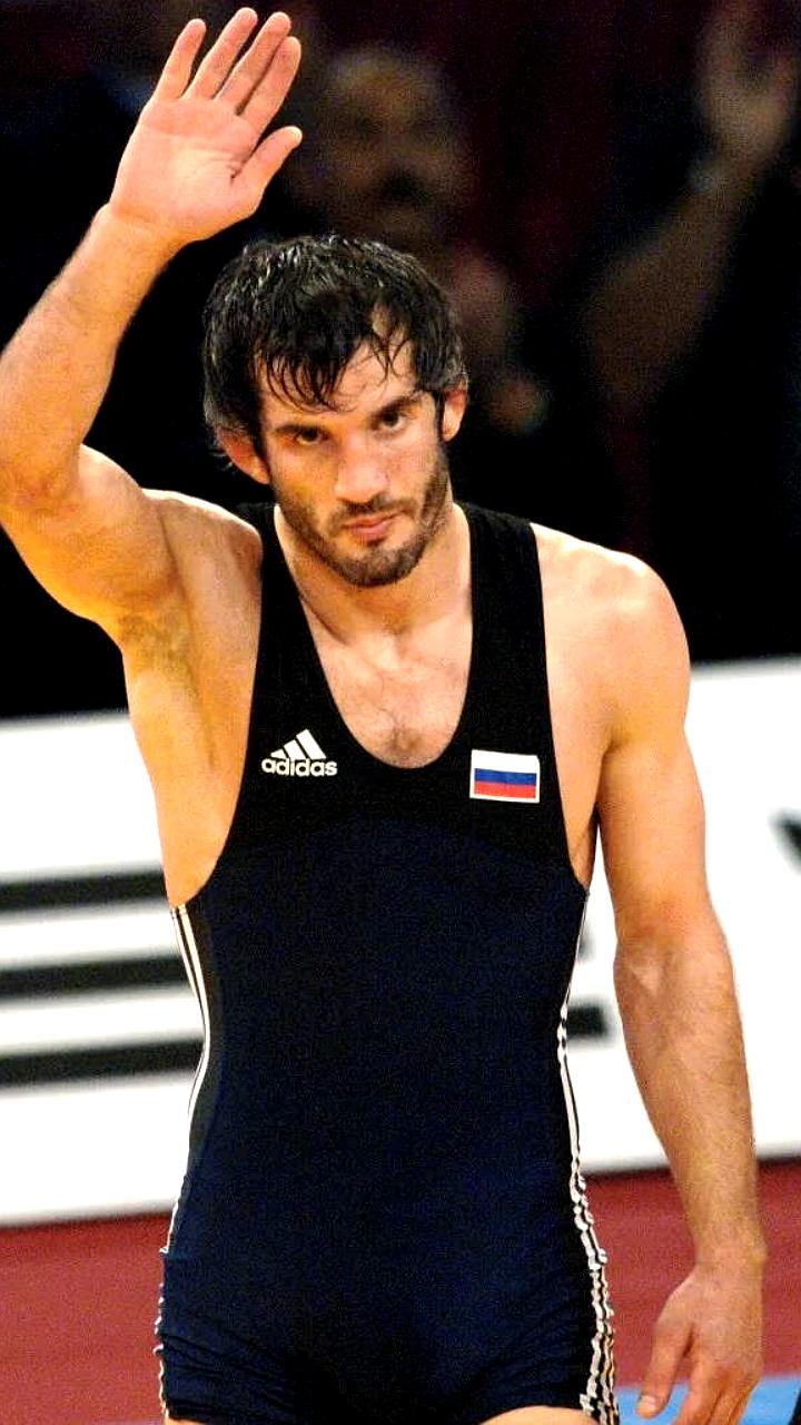 В Красноярске открыта улица в честь олимпийского чемпиона Бувайсара Сайтиева