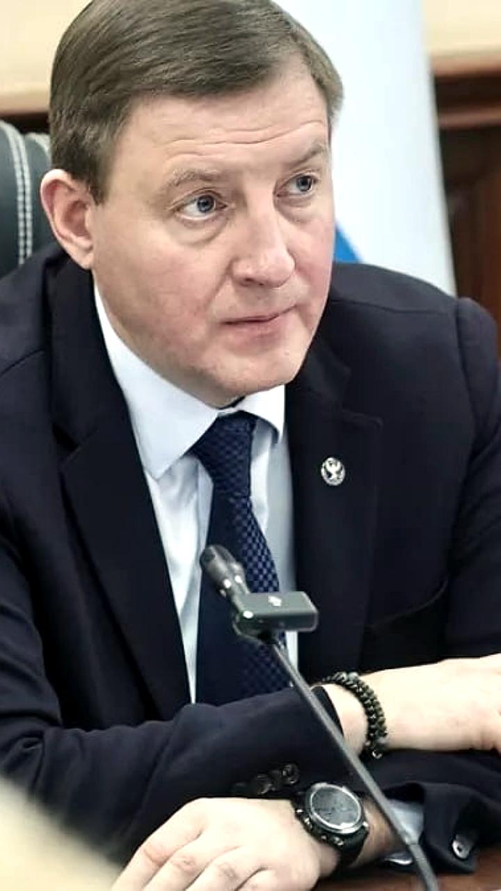 3 июля объявлен нерабочим праздничным днём в честь 35-летия Республики Алтай