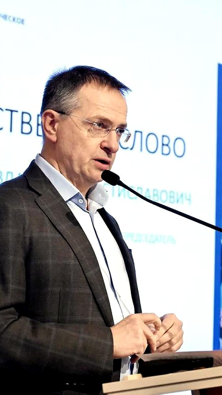 Учителя массово критикуют новые учебники истории под руководством Мединского