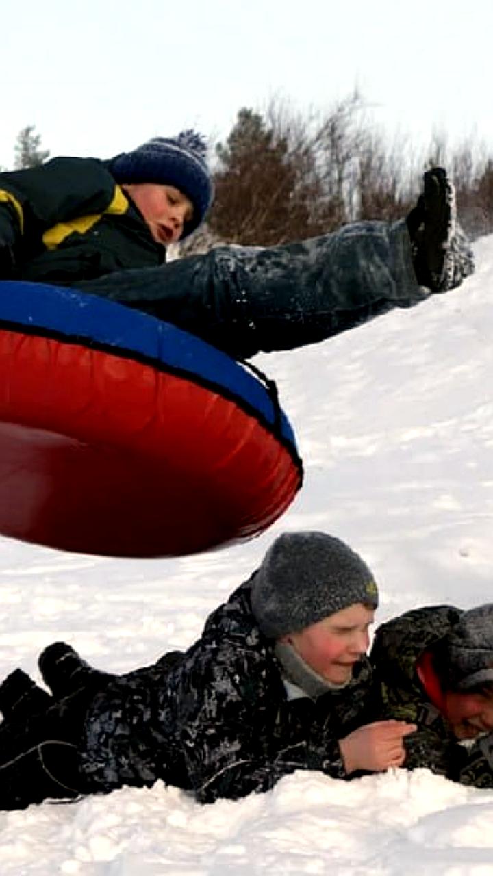 В Братске 9-летняя девочка сломала позвоночник в игровом центре