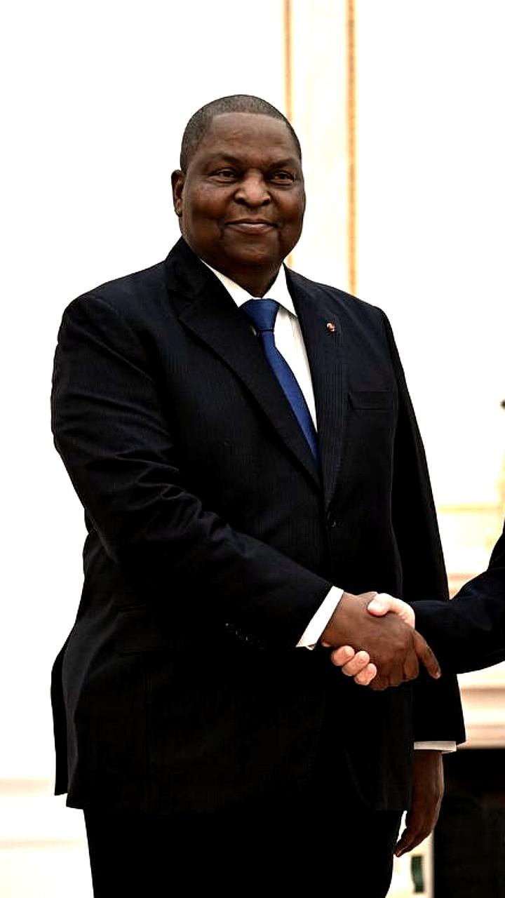 Путин поздравил президента ЦАР с победой на выборах и обсудил сотрудничество