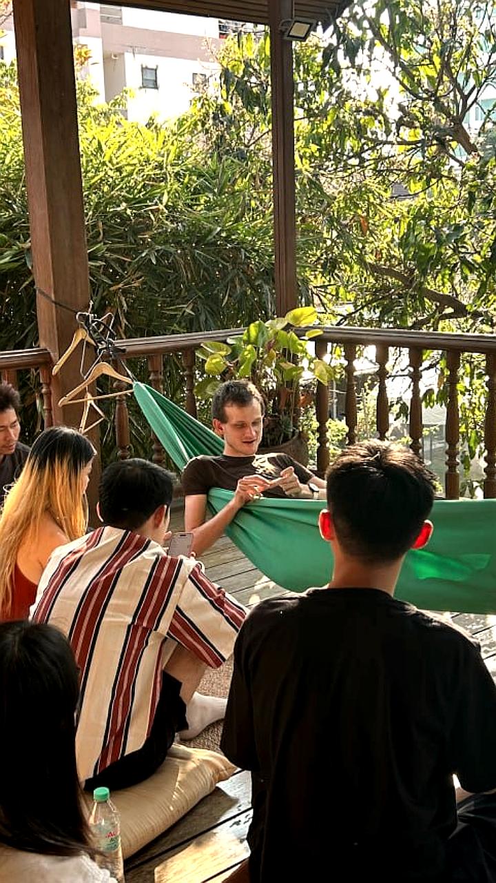 Виталик Бутерин заработал 70 000 долларов на рынке предсказаний Polymarket