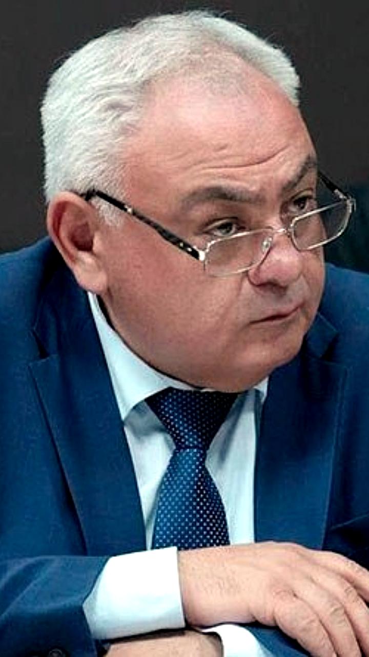 Алан Кусраев покинул пост министра сельского хозяйства РСО-А, его обязанности временно исполняет Алан Макиев