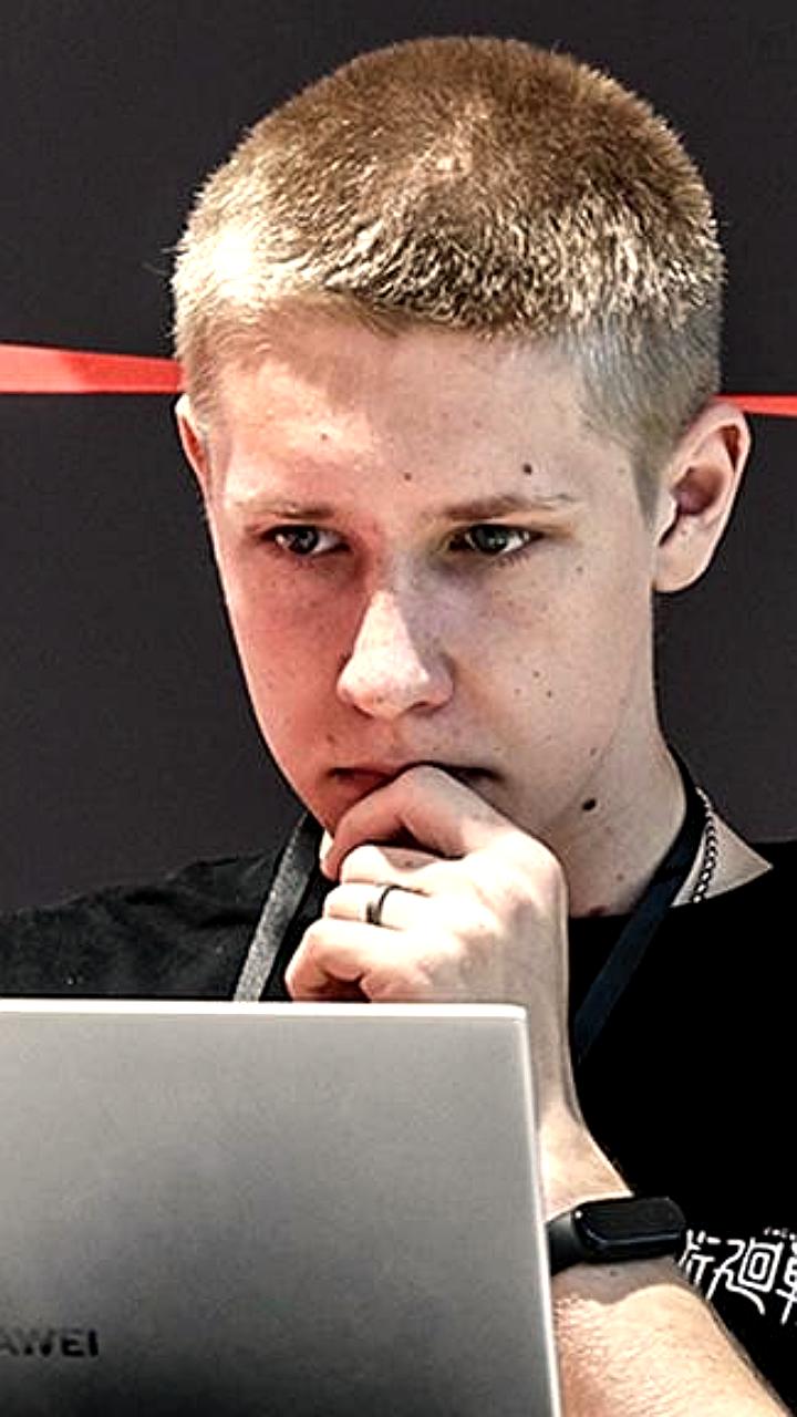 Рост спроса на специалистов по ИИ в России: вакансии увеличиваются в 2 раза