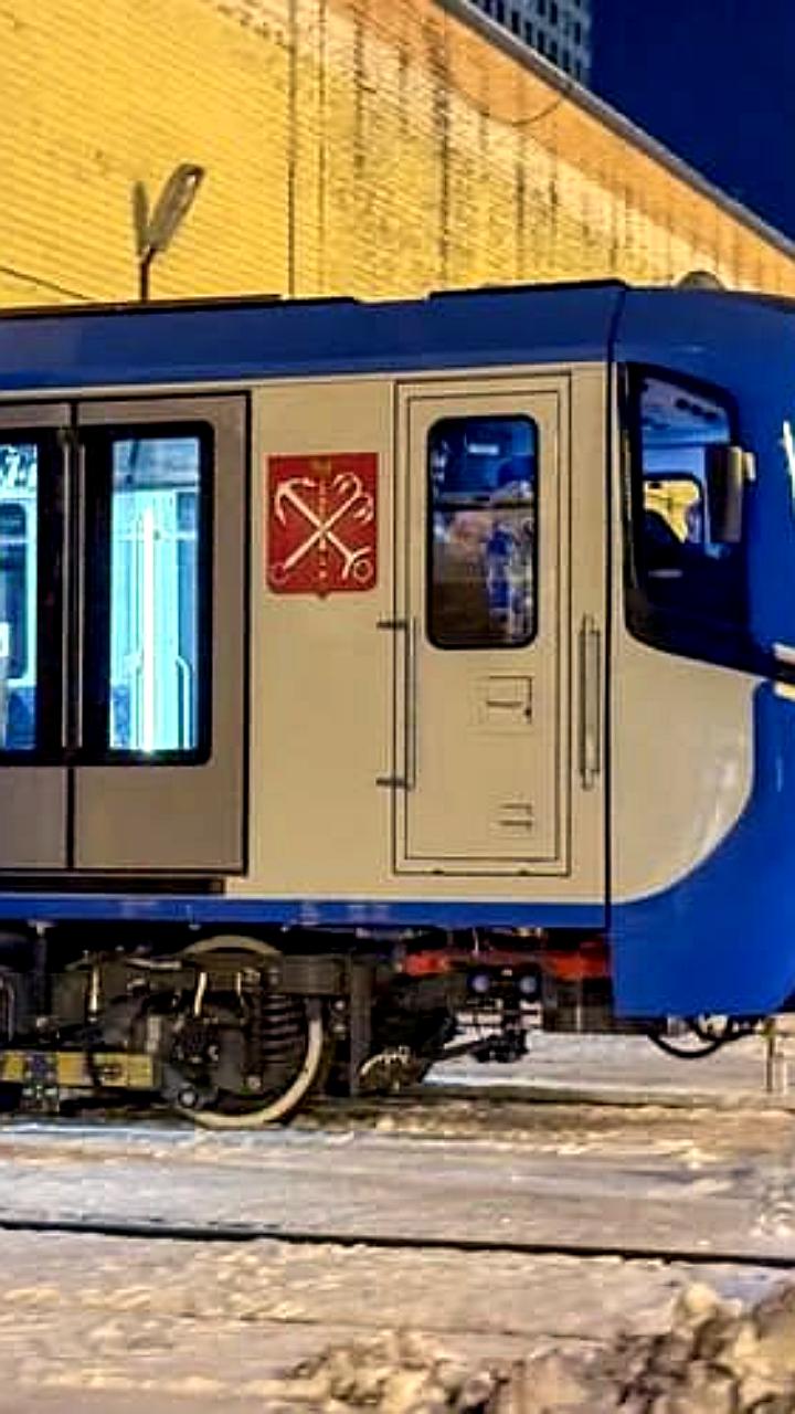 В Петербургский метрополитен доставлен второй состав Балтиец для Линии 2