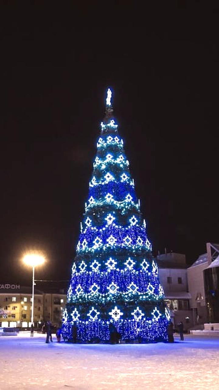 Во Владивостоке и Якутске начнется демонтаж новогодних городков