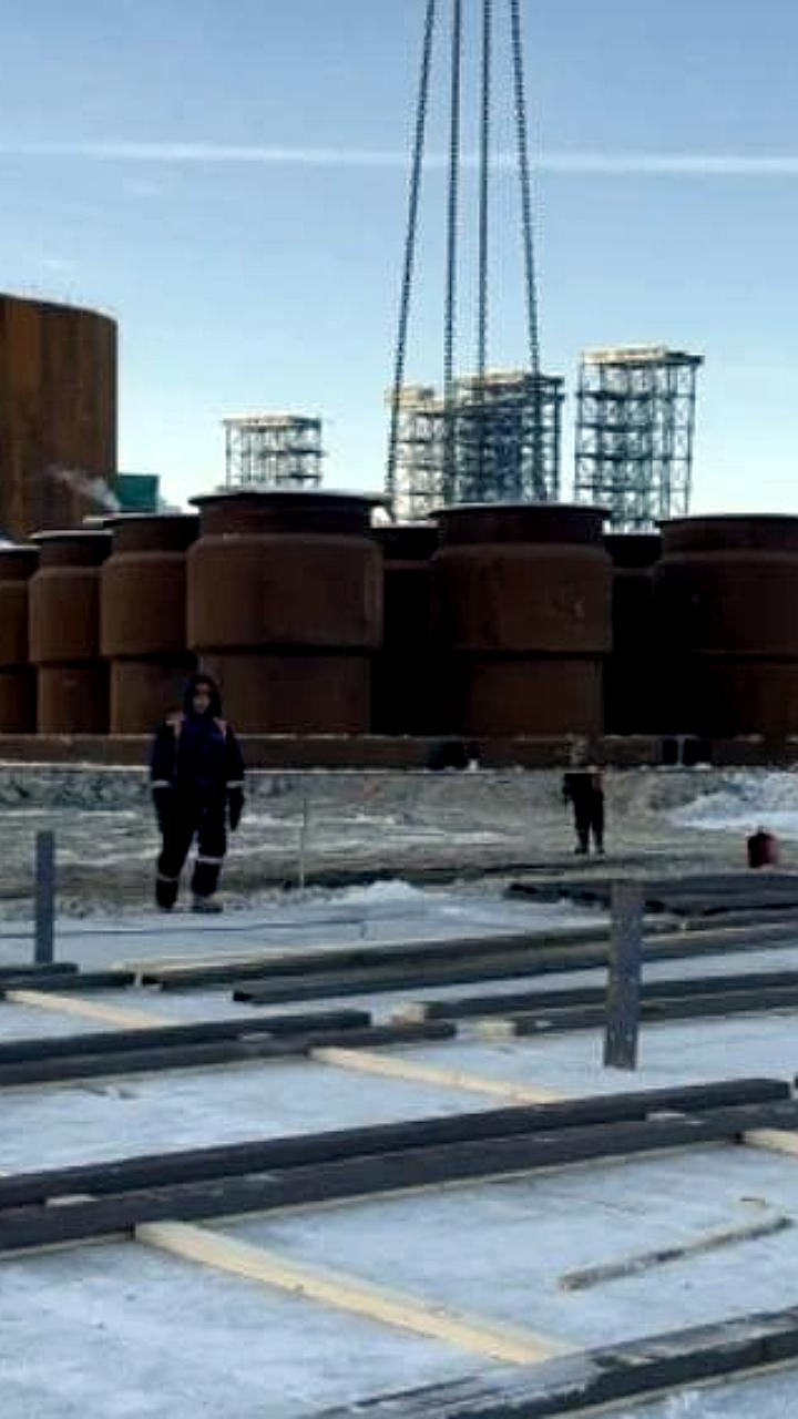 Начало установки центрального пилона Ленского моста в Якутии