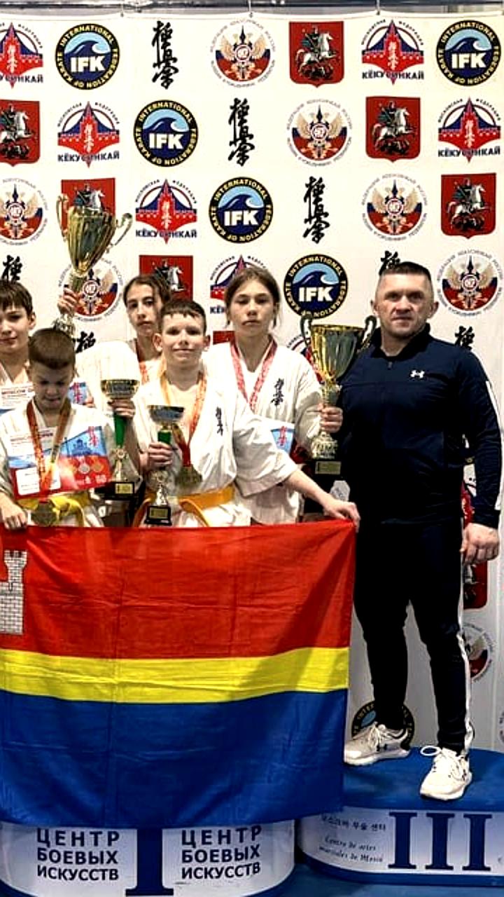 Спортсмены из Саратова успешно выступили на международных соревнованиях по киокусинкай в Москве