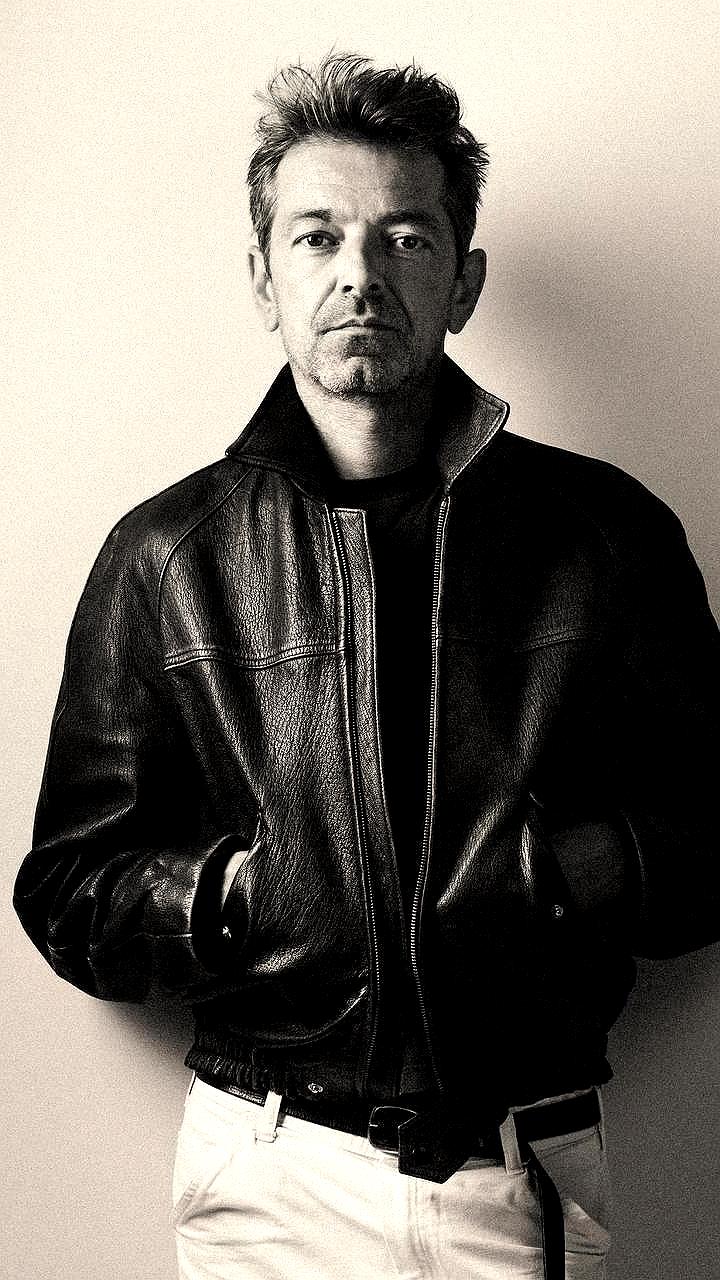 Питер Мюлье завершает работу в Alaïa и готовится к новому этапу в Versace