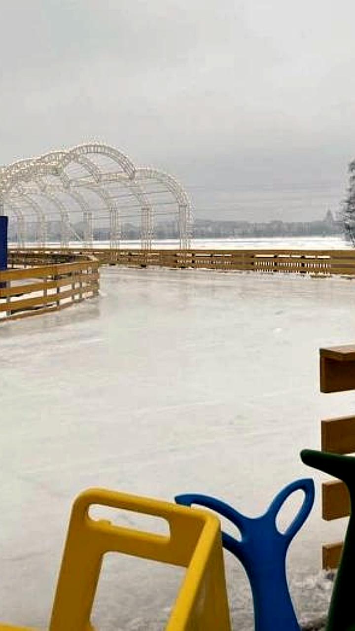 Закрытие катка на Адмиралтейской площади в Воронеже из-за снегопада