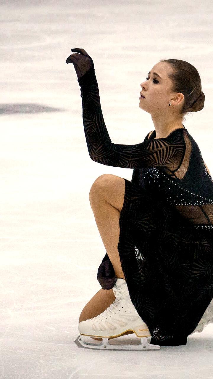 Шанхайские драконы проведут матчи КХЛ в марте с участием Камилы Валиевой