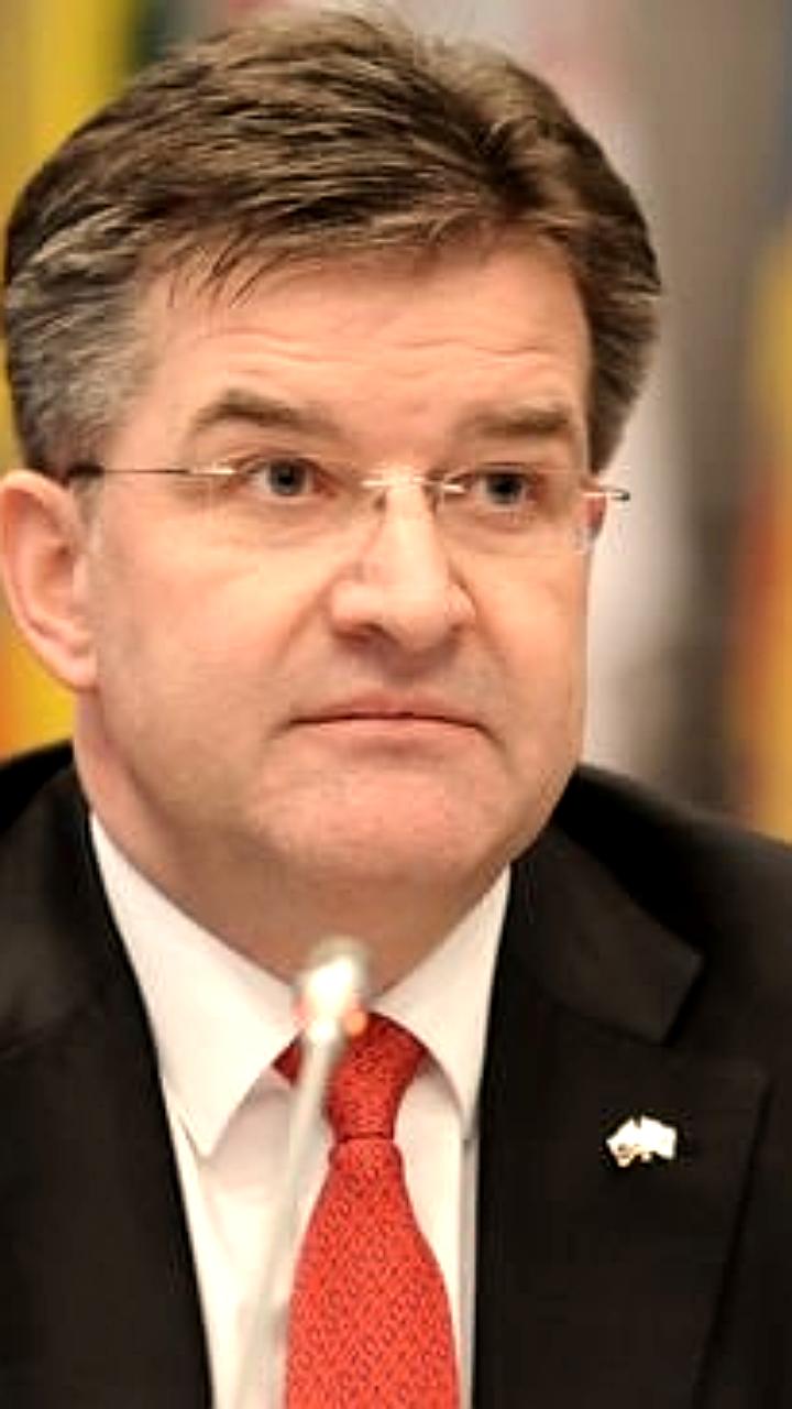 Премьер-министр Словакии принял отставку экс-министра Лайчака на фоне упоминаний в деле Эпштейна