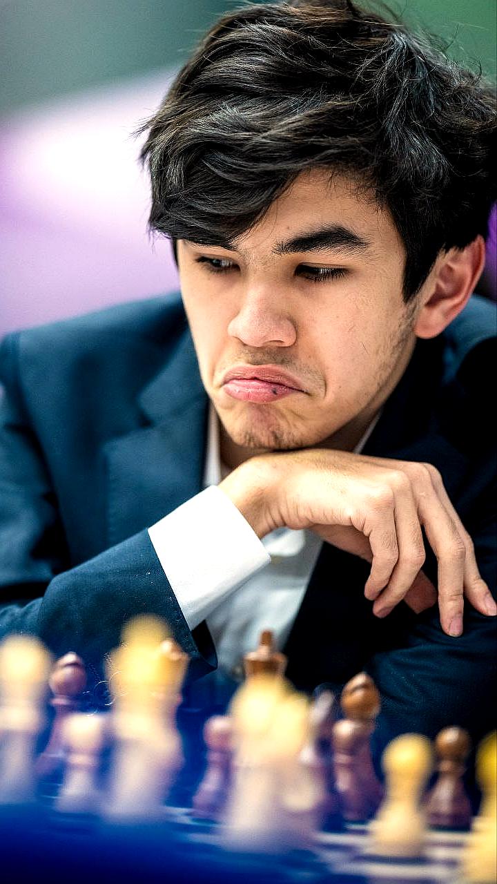 Нодирбек Абдусатторов лидирует на Tata Steel Chess Tournament перед финалом