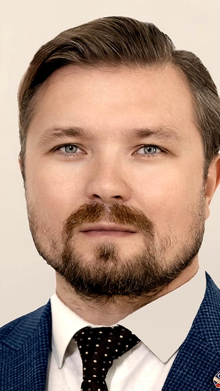 Директор Кембриджской школы оштрафован за пост о гендерах