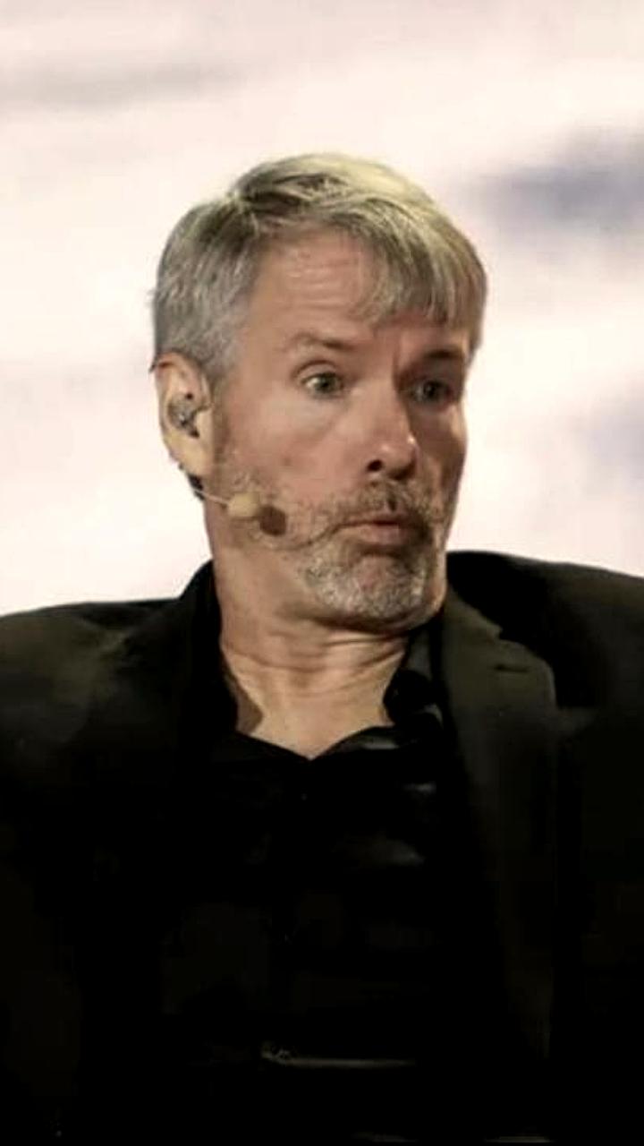 Майкл Сэйлор сталкивается с миллиардными убытками из-за падения биткоина