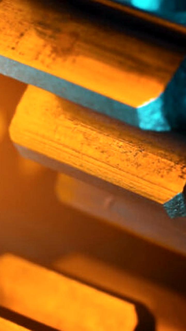 Российские металлурги повышают экспортные цены на стальные полуфабрикаты